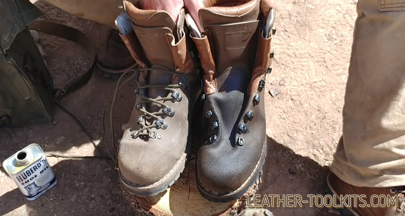 10 Best Oil for Leather Boots & Furniture in 2024 Buyer's Guide